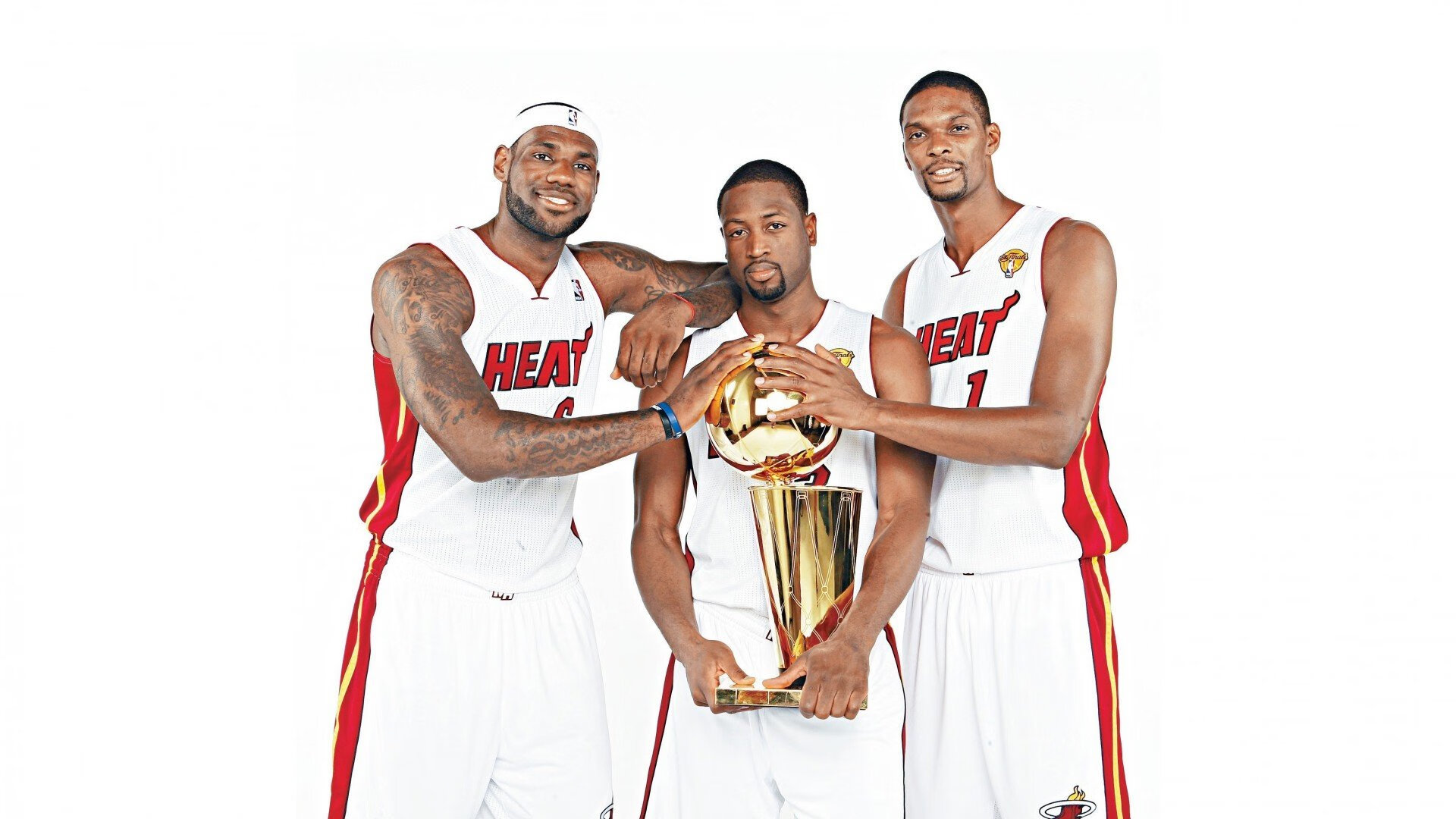 詹姆斯末节爆发砍40+三双,湖人逆转掘金挺进西决